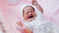 Anak kedua Tasya Kamila dan Randi Bachtiar berjenis kelamin perempuan dan diberi nama Shafanina Wardhana Bachtiar.  Foto: dok. Bukaan Moment