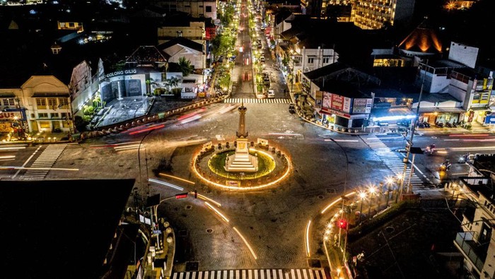 Tugu Jogja dari atas.