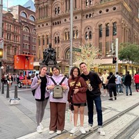 Selama di Australia Ussy dan keluarganya terlihat mengunjungi sejumlah tempat. Tak lupa momen-momen tersebut kemudian diabadikannya ke dalam sebuah foto. Foto: Instagram/@ussypratama