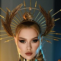 Menuju final Miss Universe pada 14 Januari, Viktoria telah mempersiapkan kostum nasional yang memiliki pesan mendalam untuk negaranya yang kini tengah diinvasi Rusia. Foto: dok. Instagram/@missukraine_universe