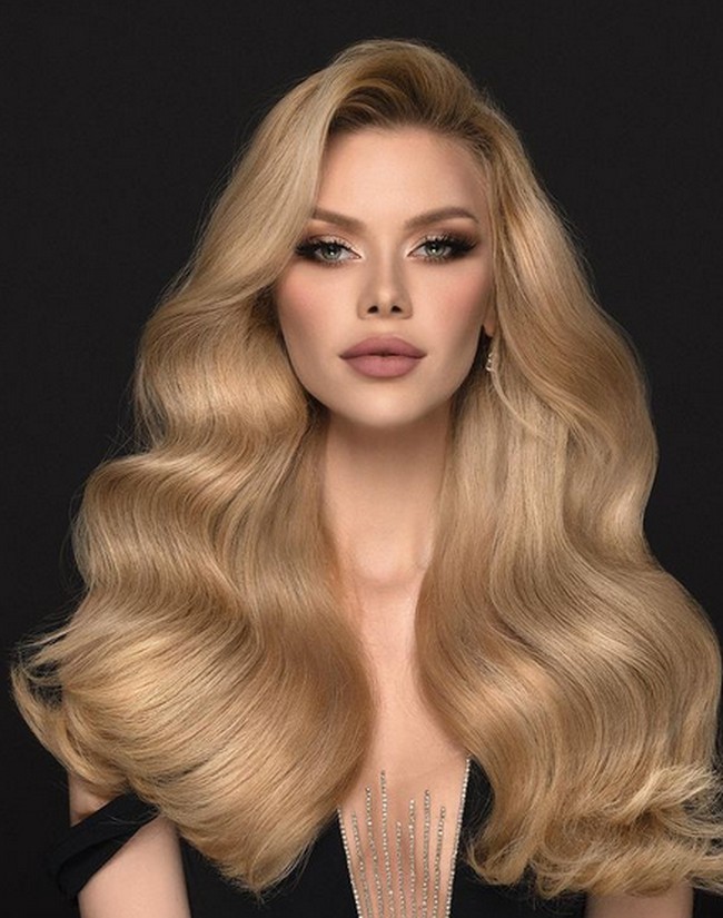 Wanita 28 tahun itu seorang model profesional. Dia aktif dalam kegiatan sosial di negaranya. Foto: dok. Instagram/@missukraine_universe