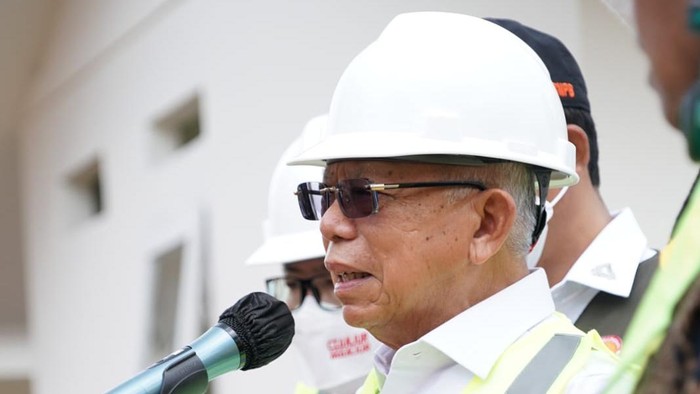 Wapres Maruf Amin memberikan keterangan pers saat kunjungan kerja ke Cianjur, Jawa Barat, Rabu (4/1/2023).
