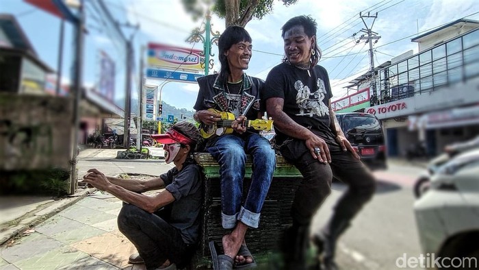 Anak punk di Sukabumi.