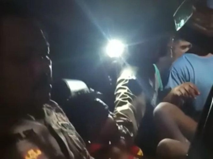 Anak yang diajak bapaknya mencuri di Pasuruan saat diamankan