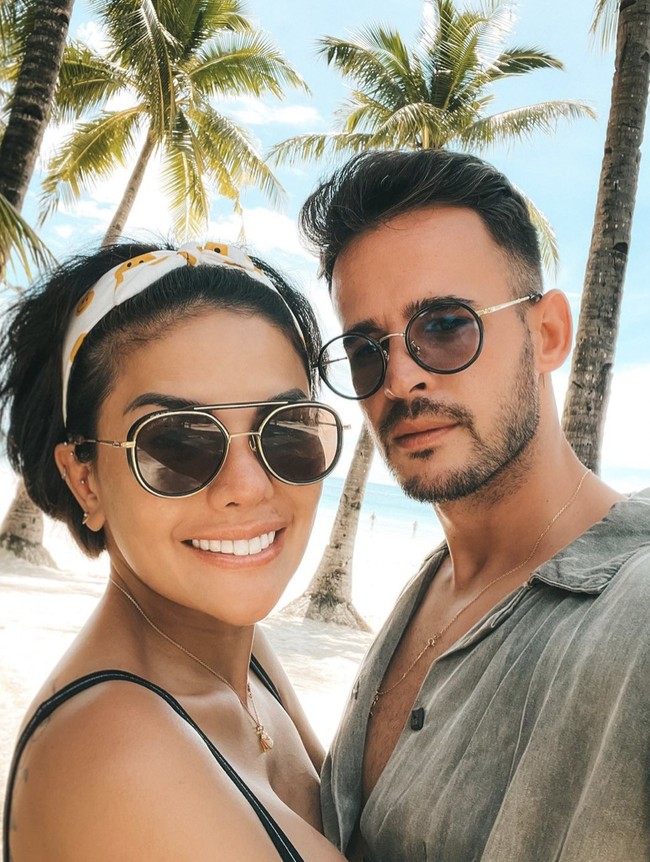 Toni juga mengunggah tangkapan layar percakapannya terkait talakan terhadap Nikita.  “My name is Antonio Dedola and I divorce you (Nikita Mirzani) right now (Nama saya Antonio Dedola dan saya menceraikanmu [Nikita Mirzani] sekarang juga!” tulisnya. (Foto: Instagram toni.dedola)