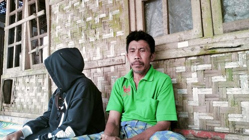 Ariah (55) ayah pelaku pembunuh istri di Dusun Pondok Komak Desa Lantan bercerita sebelum korban FS (19) tewas di tangan suaminya inisial MR (21), pada Kamis (5/1/2023).
