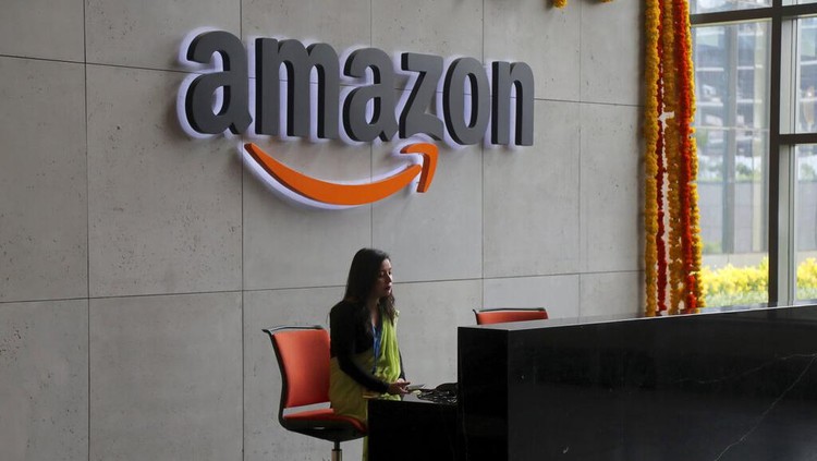 Belasan Ribu Lebih Karyawan Amazon Kena PHK Amazon akan memberhentikan lebih dari 18.000 karyawannya. PHK yang dilakukan Amazon ini leih besar dari yang sebelumnya dilaporkan.