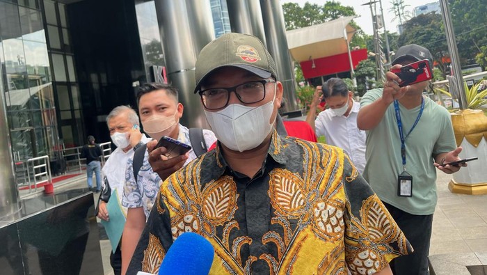 Bupati Morowali Utara Delis Julkarson
