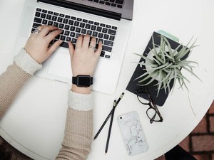Ciri Kebahasaan Narrative Text beserta Contoh Penggunaannya