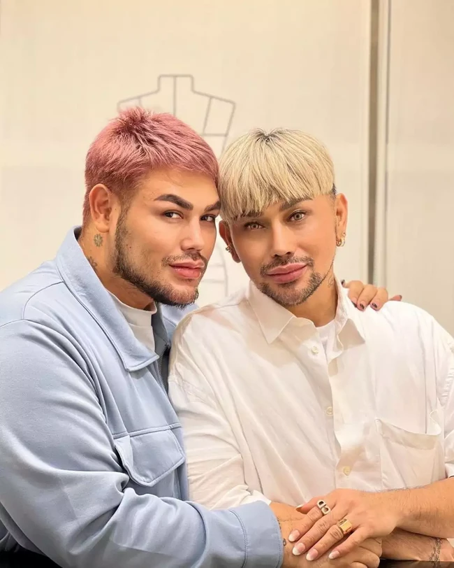 Sama-sama bekerja di dunia entertainment rupanya juga membuat Caren Delano dan Ivan Gunawan menjadi cukup akrab. Bahkan keduanya sudah lama bersahabat. Foto: Instagram @carendelano/@ivan_gunawan