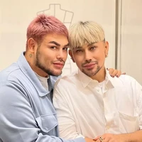 Sama-sama bekerja di dunia entertainment rupanya juga membuat Caren Delano dan Ivan Gunawan menjadi cukup akrab. Bahkan keduanya sudah lama bersahabat. Foto: Instagram @carendelano/@ivan_gunawan
