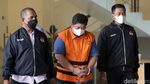 Ekspresi Penyuap Gubernur Papua Lukas Enembe Saat Ditahan