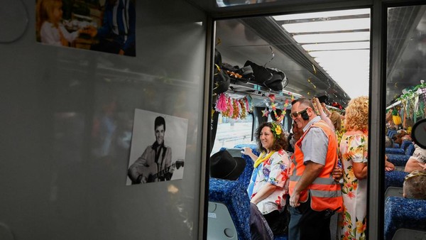 Sekarang, ajang ini telah berkembang menjadi festival tahunan yang digelar lima hari dengan lebih dari 200 acara terkait mendiang Elvis Presley.  