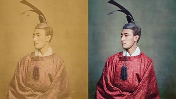 Foto itu memperlihatkan potret studio setengah badan seorang pria yang mengenakan kanmuri (atau kammuri), topi mirip mahkota yang dikenakan oleh para bangsawan dan/atau pejabat istana. foto oleh Felice Beato, 1877 Foto: Instagram/lorenzofolli_history_in_color