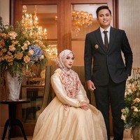 Chacha Frederica menikah dengan Dico Ganinduto pada 2015. Setelah suaminya terpilih sebagai Bupati Kendal pada 2021, Chacha mengurangi kegiatan di dunia keartisan dan fokus menjalani tugasnya sebagai Ketua Tim Penggerak PKK Kabupaten Kendal.  Foto: Dok. Instagram @chafrederica.