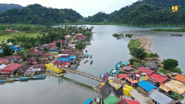 Jembatan Gantung Sungai Pisang di Padang Kelar, Ini Penampakannya
