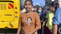 Usai aksi kudeta itu, warga Myanmar menggelar aksi. Namun, militer menanggapi dengan kekuatan berlebih. Mereka menangkap dan tak segan membunuh siapa saja yang menentang pemerintahannya.  