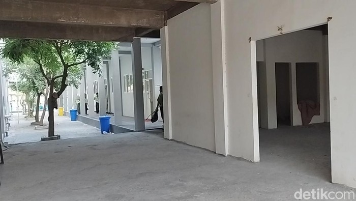 kepala sekolah mts pukul 15 siswi