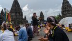 Khidmat Sembahyang Galungan Pertama di Candi Prambanan