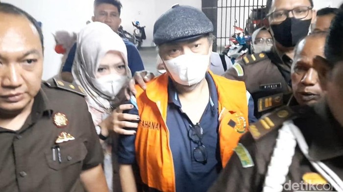Mantan Bupati Indragiri Hilir (Inhil), Indra Mukhlis Adnan kembali ditahan Kejati Riau.