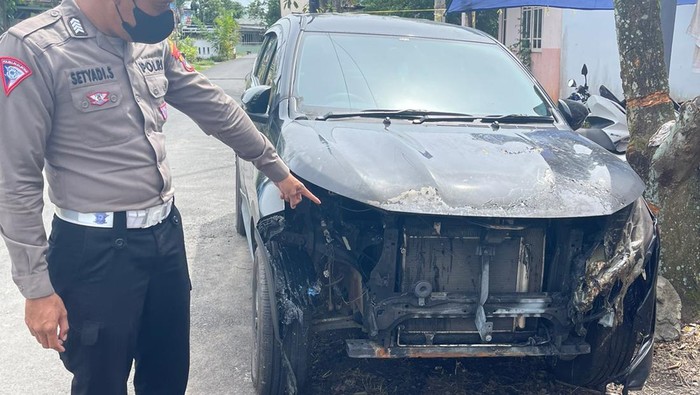 Mobil kebakaran anggota KPU