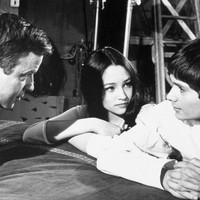 Perempuan 71 tahun itu merasa dieksploitasi secara seksual oleh studio film tersebut saat membintangi film Romeo & Juliet pada 1968. Di film tersebut, Olivia beradegan panas tanpa busana dengan lawan mainnya, aktor Leonard Whiting. Padahal sang sutradara, Franco Zeffirelli, mengatakan tidak akan ada adegan demikian saat mengaudisi Olivia. (Foto: Dok. IMDB)