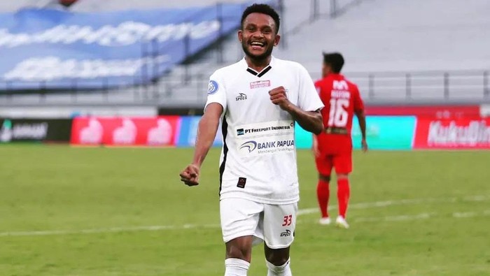 Pemain Persipura Jayapura, Gunansar Mandowen tengah dilirik PSM Makassar.