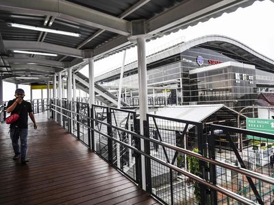 Potret Halte Integrasi TiJe-Stasiun Jatinegara, Penumpang Bisa Sat Set