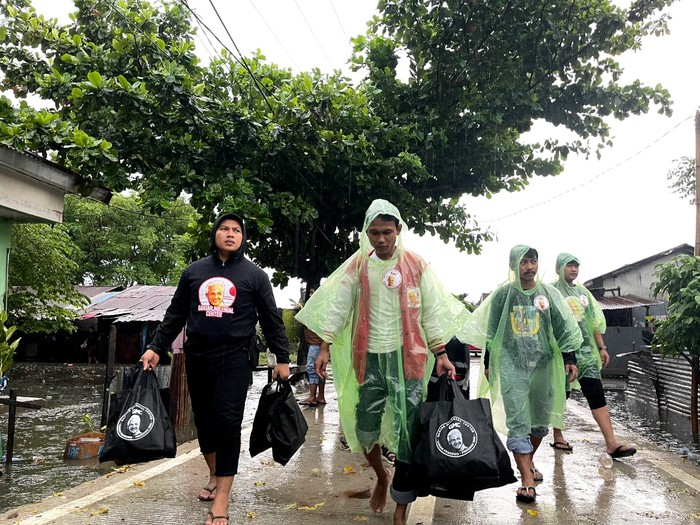 Relawan Ganjar bagi Bantuan