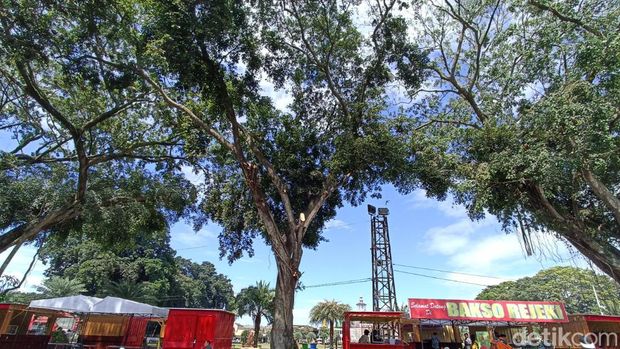 Relokasi PKL alun-alun kota Blitar