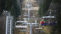 Sayangnya resor ski ini mulai kehilangan salju akibat perubahan iklim yang ekstrem.  