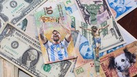 Menurut Diaz, karya seninya di atas mata uang peso seringkali memiliki nilai lebih tinggi daripada uang kertas aslinya.