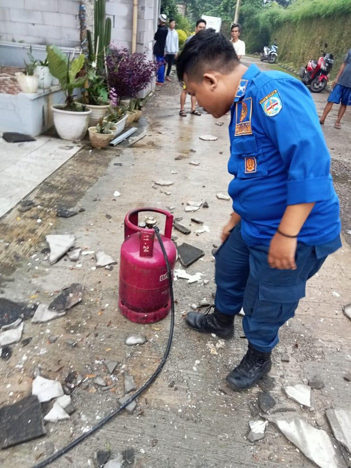 Rumah di Depok porak poranda usai tabung gas meledak (Dok Damkar Depok) Rumah di Depok porak poranda usai tabung gas meledak (Dok Damkar Depok)