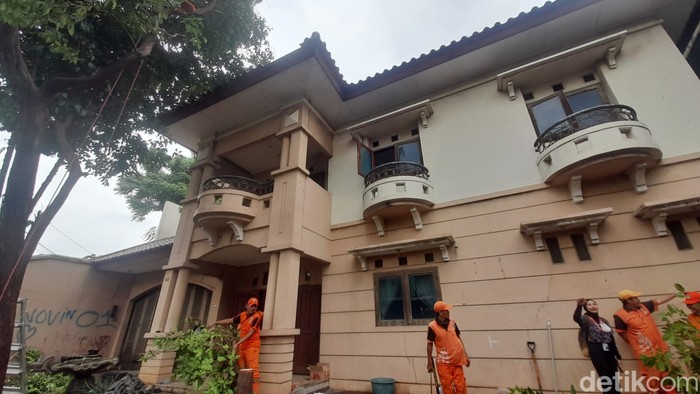 Rumah Ibu Eny. Rumah Ibu Eny.