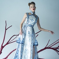 Sebastian Gunawan merilis koleksi busana untuk TahunBbaru Imlek 2023 yang terinspirasi dari dinasti Tang dan dinasti Qing, serta dikerjakan dengan teknik dan ilmu fashion Eropa. (Foto: Dok. Sebastian Gunawan/Ryan Tandya)