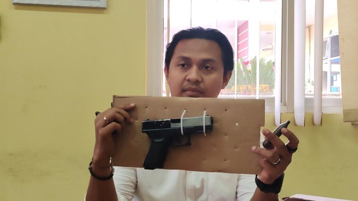 Senjata airsoft gun milik guru adu jotos dengan warga di Lebak