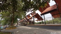 Tahap pertama ini telah menghabiskan Rp 6,3 miliar. Langkah pertama itu merupakan bagian dari total perencanaan penataan Situ Gede senilai Rp 40 miliar. (Faizal Amiruddin/detikcom)