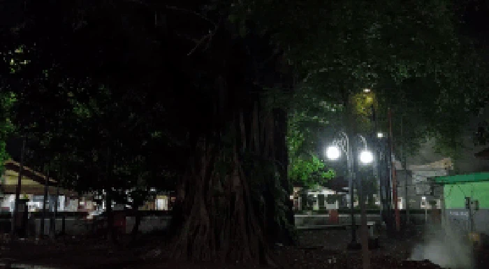 Suasan malam di Taman Kartini Cimahi.