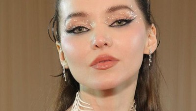 7 Tren Makeup 2023, Kulit Vampir Sampai Efek Mata Sedih