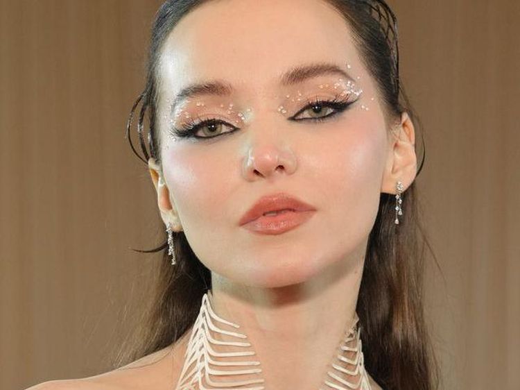 7 Tren Makeup 2023, Kulit Vampir Sampai Efek Mata Sedih