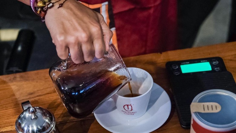 Wisata Kopi Kintamani Menparekraf Sandiaga saat hadir di acara peluncuran Wisata Kopi Kintamani di Anomali Coffee Sanur, Bali