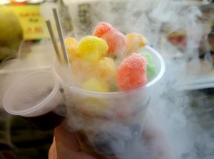 BPOM Wanti-wanti Banyak Jajanan Cikibul Pakai Nitrogen Cair Non-Food Grade