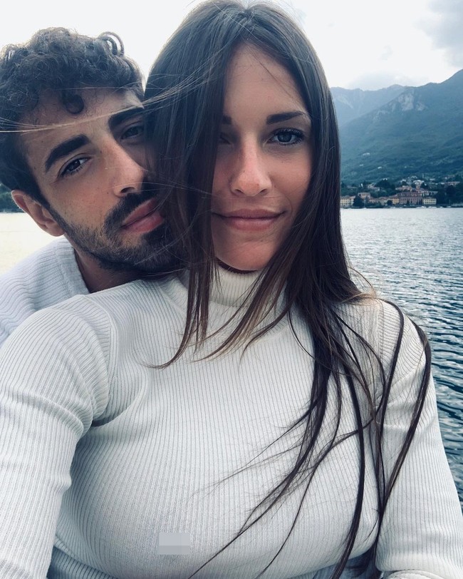 Agata pun memiliki suami yang juga seorang pemain bola profesional. Ia menikah dengan Andrea Migliorini yang bermain untuk Serie D klub Lavello juga ikut bergabung dengan timnas Venezia pada 2012 dan 2013.Foto: Instagram @agataisabelva