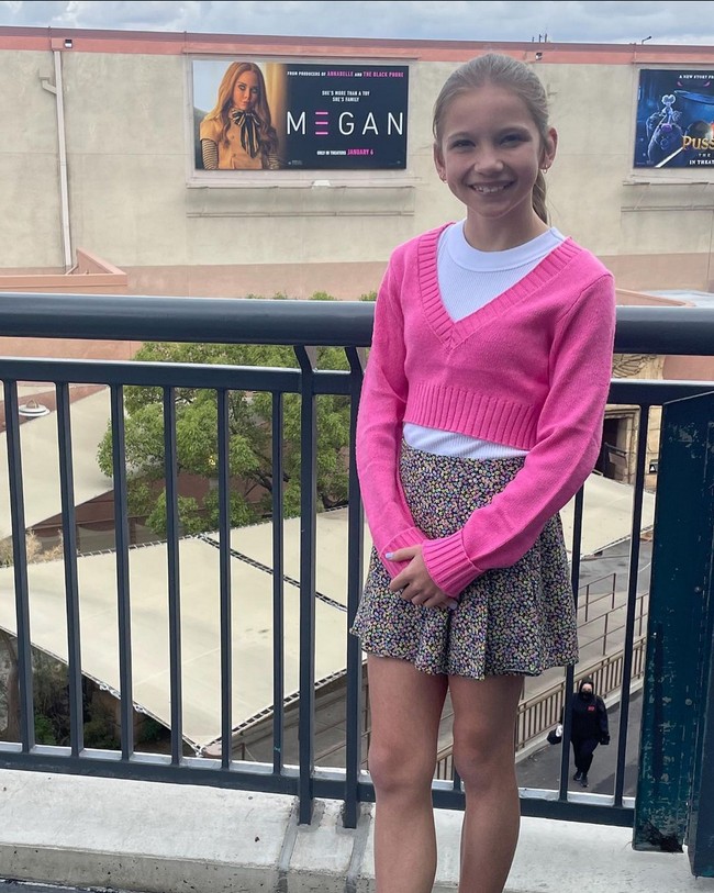 Aktris sekaligus penari kontemporer ini juga pernah muncul dalam serial garapan Netflix, ‘Sweet Tooth’ dan film ‘The Tank’. Foto: Instagram/@amiedonald_nz