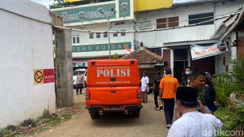 Polisi Geledah Ponpes Kiai di Jember yang Dilaporkan Istri Cabuli Santri