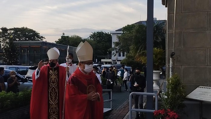 Gereja Katedral Jakarta mengadakan misa Requiem untuk Paus Benediktus XVI