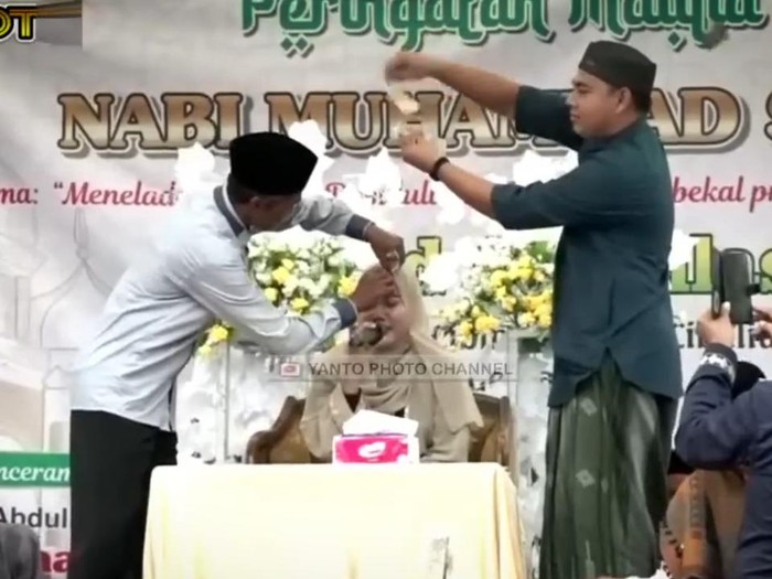Heboh Qariah Disawer saat Mengaji, Uang Diselipkan di Kerudung