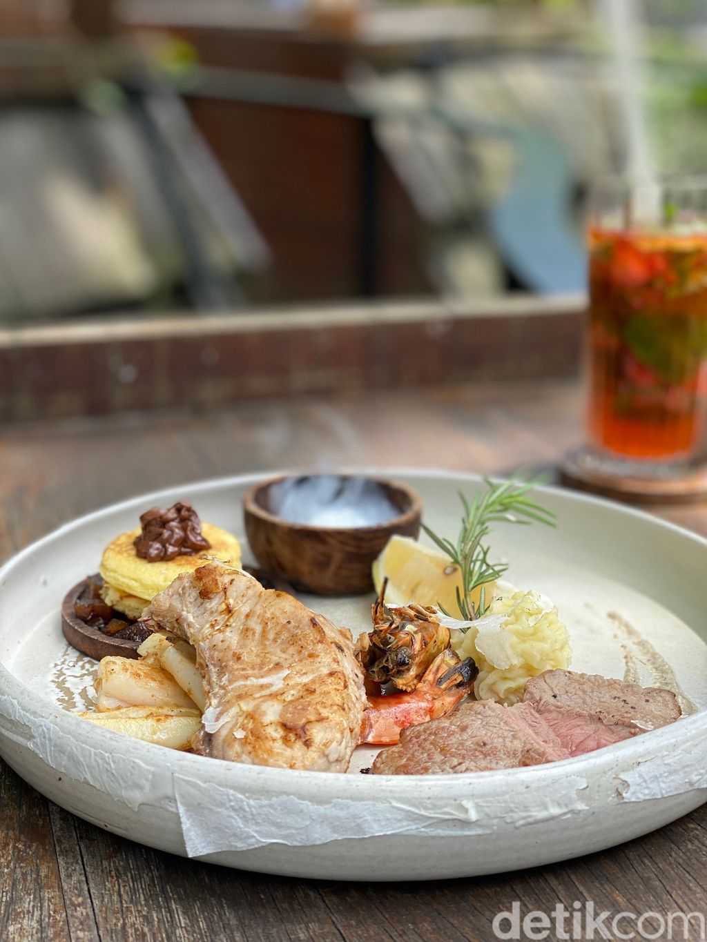 Kafe While You Are Here Ubud Bali Kafe While You Are Here Ubud Bali