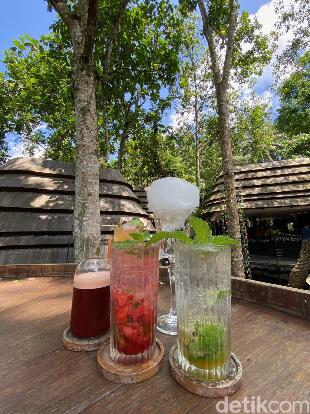 Kafe While You Are Here Ubud Bali Kafe While You Are Here Ubud Bali