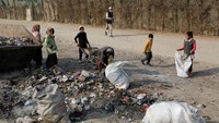 Selain itu polusi udara semakin memburuk akibat warga yang terpaksa membakar sampah dan plastik untuk menghangatkan diri karena tidak mampu membeli batu bara.
